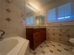 1650 Waldman Ave in Las Vegas, NV - Foto de edificio - Building Photo