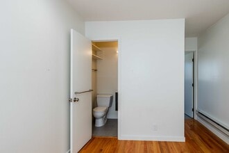2813 Shattuck Ave in Berkeley, CA - Foto de edificio - Interior Photo