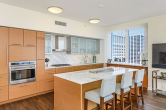 301 Mission St, Unit 40D in San Francisco, CA - Foto de edificio - Building Photo