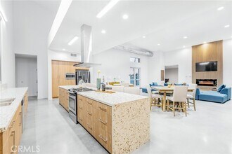 12801 Brookhurst St in Garden Grove, CA - Building Photo - Building Photo