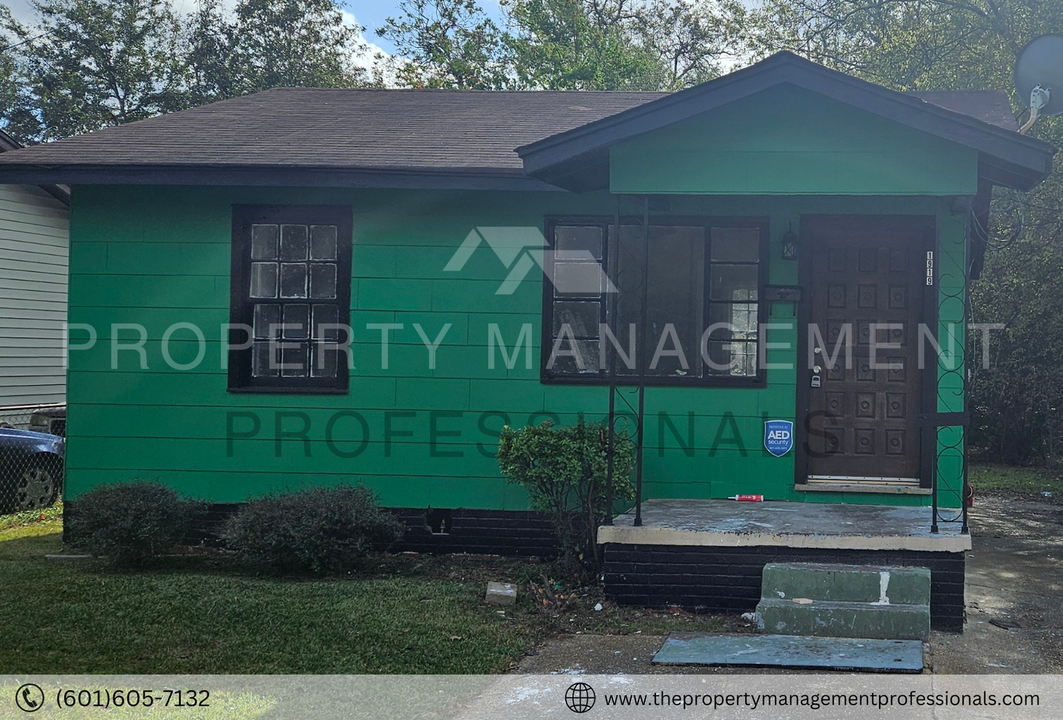 1919 Greenleaf Ave in Jackson, MS - Building Photo