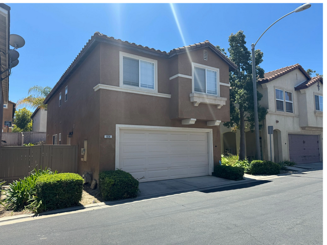 826 Caminito Siena in Chula Vista, CA - Building Photo - Building Photo