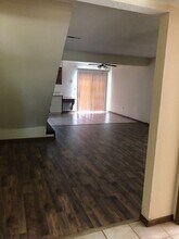 203 NE Greystone Dr in Lee's Summit, MO - Building Photo - Building Photo