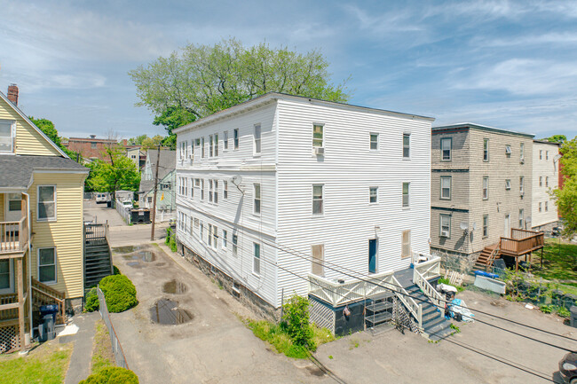 318 Fuller St in Boston, MA - Foto de edificio - Building Photo