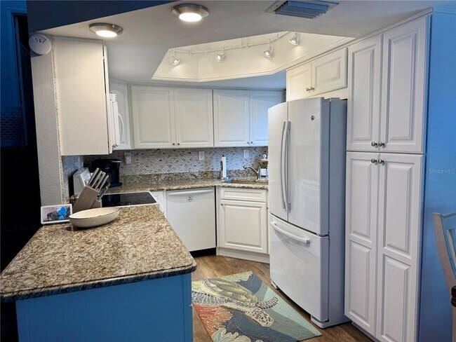 5111 S Gray Pelican Way in Homosassa, FL - Building Photo - Building Photo