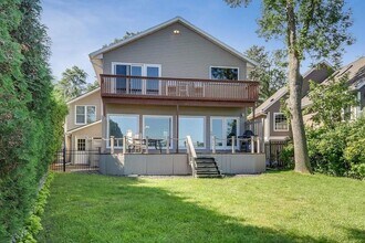 16926 Grays Bay Blvd in Wayzata, MN - Building Photo - Building Photo