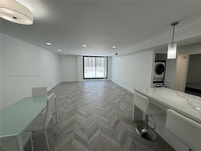 property at 1800 Collins Ave