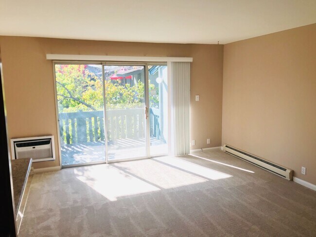 1036 Oak Grove Rd in Concord, CA - Building Photo - Building Photo
