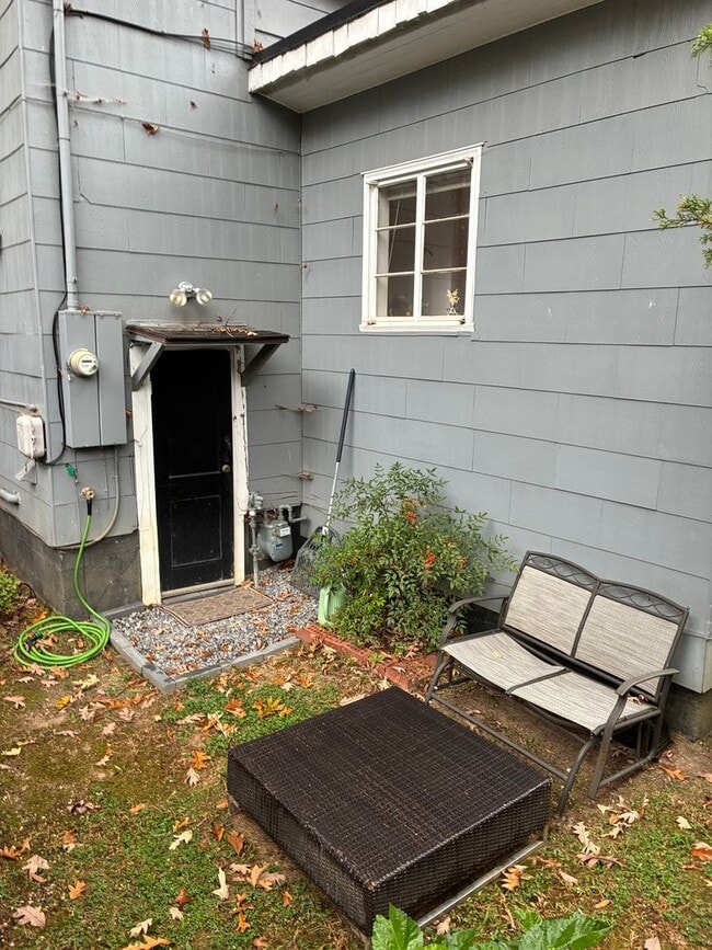 2703 Bedford Ave in Raleigh, NC - Building Photo - Building Photo