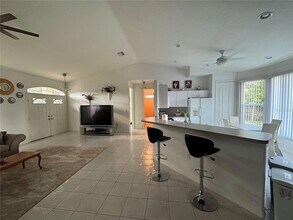219 Venetia Ave in North Port, FL - Foto de edificio - Building Photo