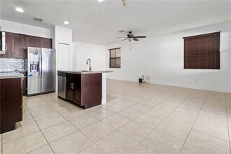5808 NW 46th Ln in Lauderhill, FL - Building Photo - Building Photo