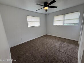 1015 Busac Ave in Jacksonville, FL - Building Photo - Building Photo