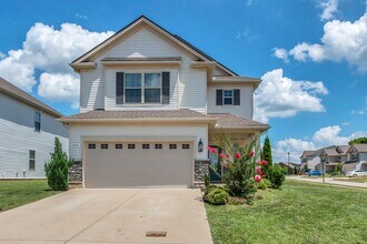 1051 Lonergan Cir in Spring Hill, TN - Building Photo - Building Photo