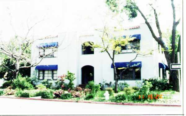 2300 Pacheco St in Concord, CA - Foto de edificio - Building Photo