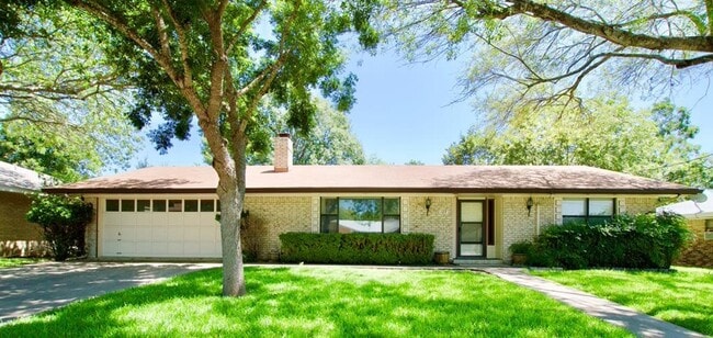 property at 129 Crestwood Dr