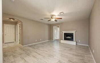 5027 Galina Dr in Las Cruces, NM - Building Photo - Building Photo