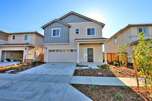 716 Franklin St in Lincoln, CA - Building Photo