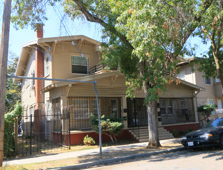 727 N Sutter St in Stockton, CA - Building Photo