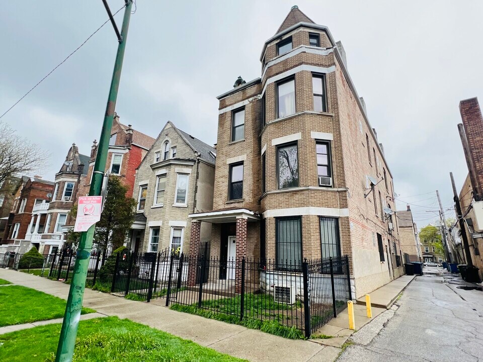 2543 S St Louis Ave-Unit -1R in Chicago, IL - Building Photo