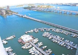 1717 N Bayshore Dr, Unit 1948 in Miami, FL - Building Photo - Building Photo
