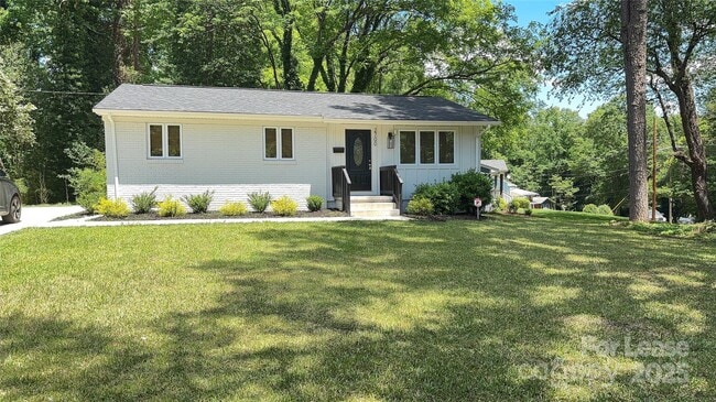 property at 2700 Ravencroft Dr