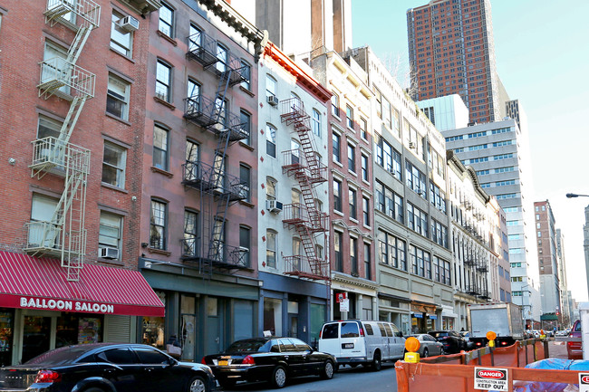 145 Duane St in New York, NY - Foto de edificio - Building Photo