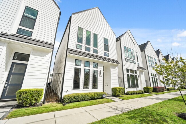 2409 Webster St in Houston, TX - Building Photo - Building Photo