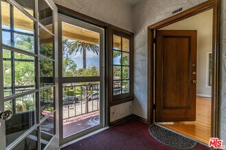 6101 Alcott St in Los Angeles, CA - Foto de edificio - Building Photo