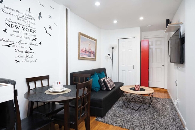 301e E 104th St in New York, NY - Building Photo - Building Photo