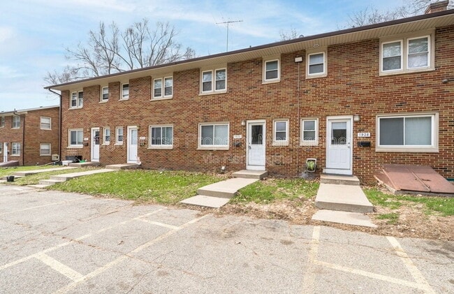 1926 Sunnyside Dr in Kalamazoo, MI - Building Photo - Building Photo