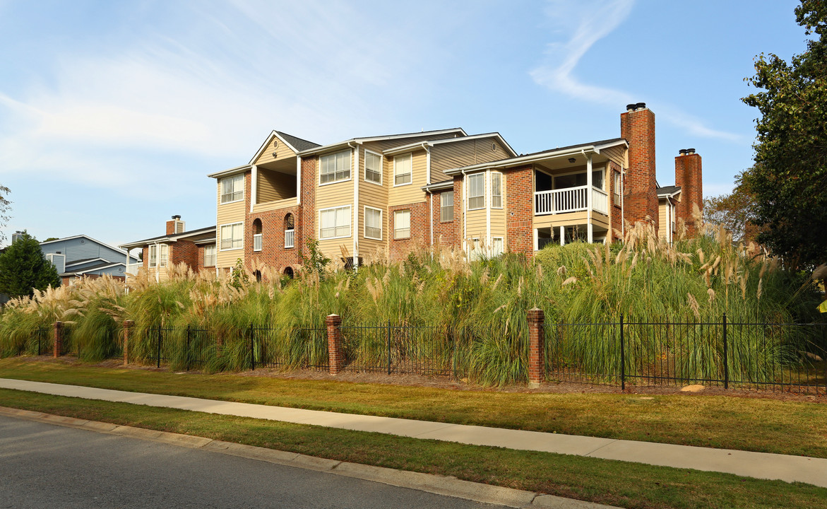 Hampton Courts in Columbia, SC - Foto de edificio