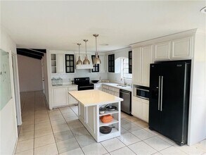 9 Larkspur Ave in McAllen, TX - Building Photo - Building Photo