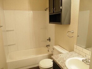 980 N Lewis Ave in Fayetteville, AR - Building Photo - Building Photo