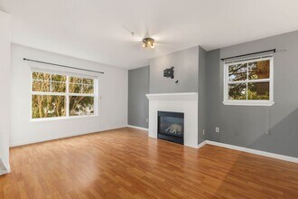 23420 SE Black Nugget Rd in Issaquah, WA - Building Photo - Building Photo