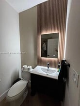 8960 NW 97th Ave in Medley, FL - Building Photo - Building Photo