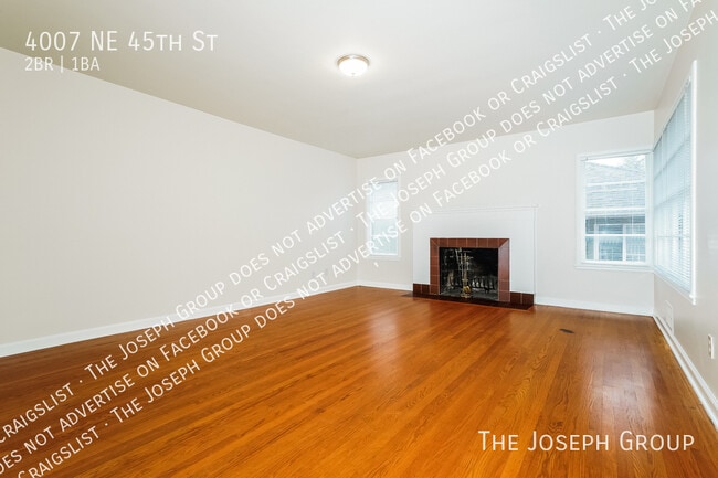 4007 NE 45th St in Seattle, WA - Building Photo - Building Photo