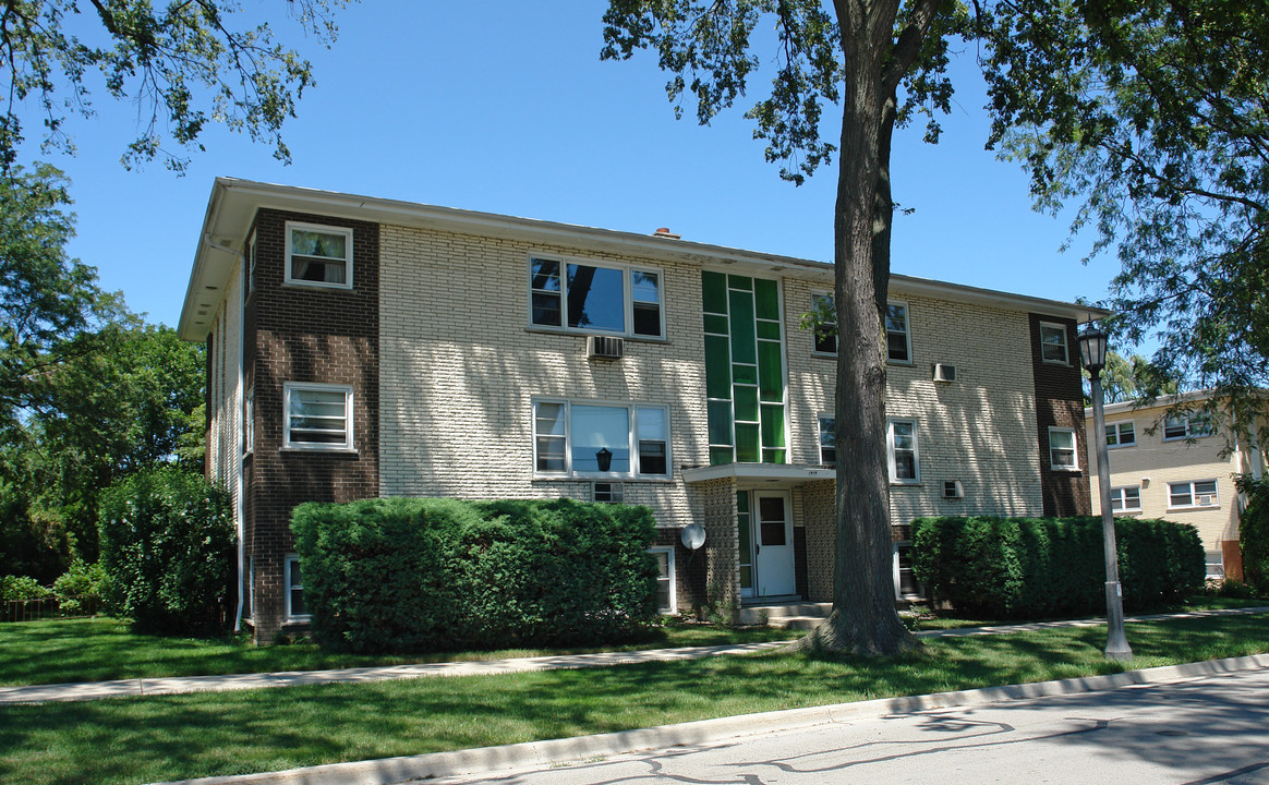 1419 Cossitt Ave in La Grange, IL - Building Photo