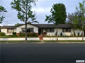 405 N California St in Orange, CA - Building Photo