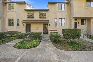 9991 Paseo Montril in San Diego, CA - Building Photo