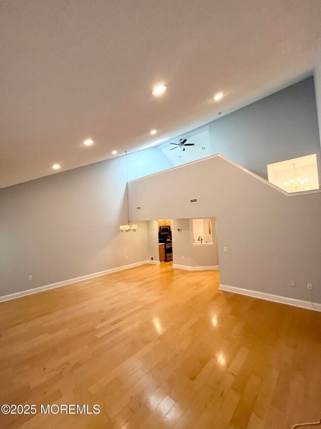 356 Sunshine Ct in Englishtown, NJ - Building Photo - Building Photo