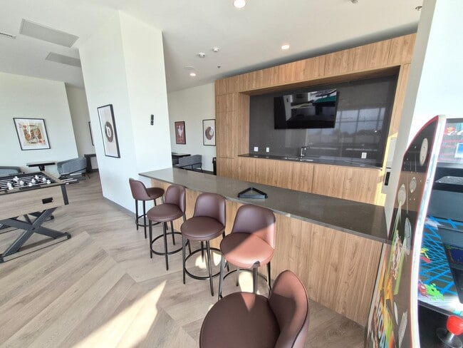 1660 Water St in Kelowna, BC - Building Photo - Building Photo