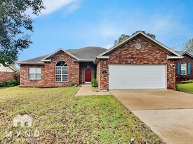214 Blake Dr in Centerton, AR - Building Photo