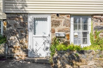 49 Weaver St in Larchmont, NY - Building Photo - Building Photo