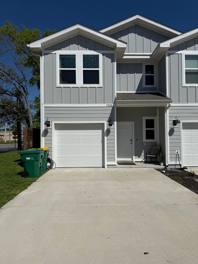 1000 McLaren Cir in Fort Walton Beach, FL - Building Photo - Building Photo