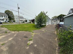 11 Colony St in Stratford, CT - Building Photo - Building Photo