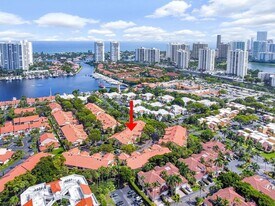 3501 Magellan Cir in Aventura, FL - Building Photo