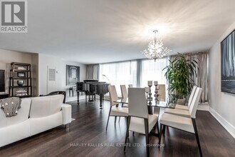 110 Bloor St W in Toronto, ON - Building Photo - Building Photo