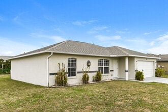 845 SW 37th Ln in Cape Coral, FL - Building Photo - Building Photo