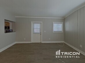 6193 39th Ave N in St. Petersburg, FL - Building Photo - Building Photo