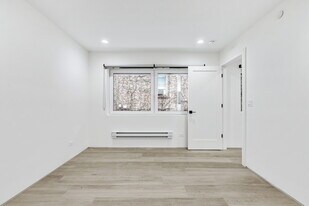 1025 N Harlem Ave, Unit B in Oak Park, IL - Building Photo